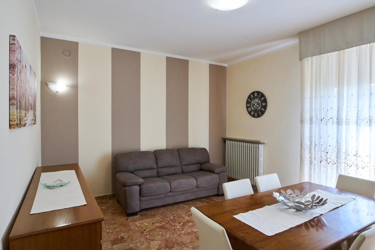 Cinzia'S Holiday Home Desenzano del Garda Exterior photo
